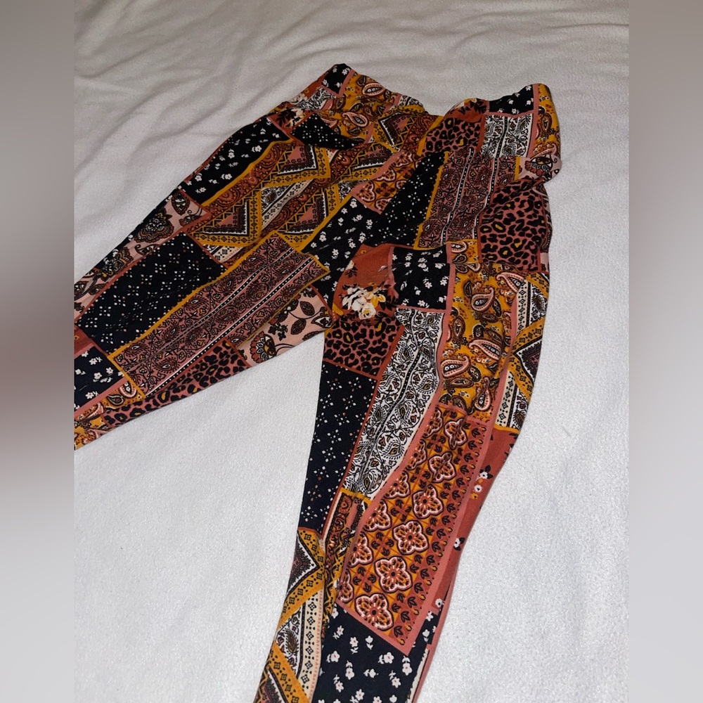 Flared patterned pants - Picture 2 of 2